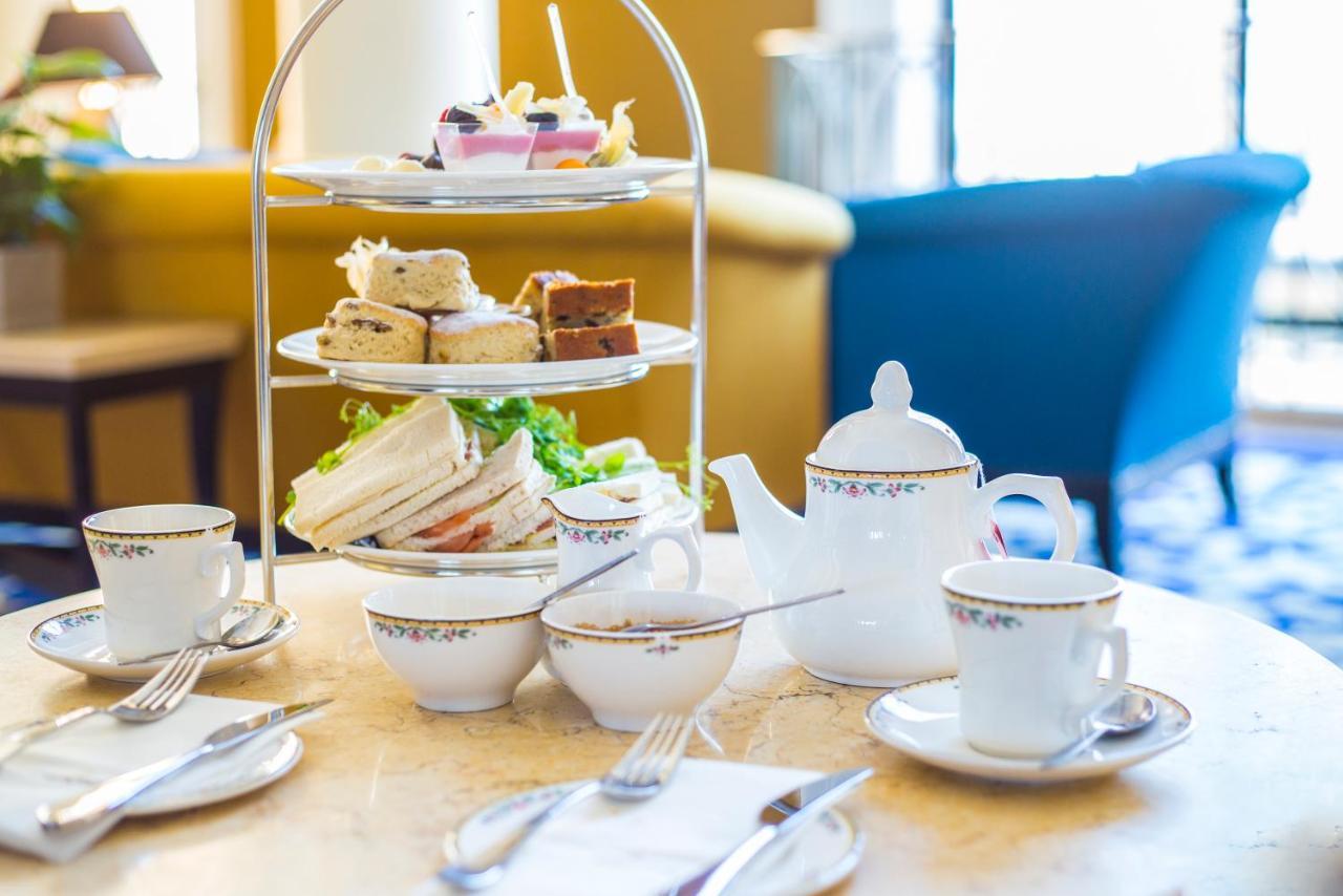 Hotel Corinthia St George'S Bay San Julián Exterior foto Afternoon tea at the InterContinental London Park Lane