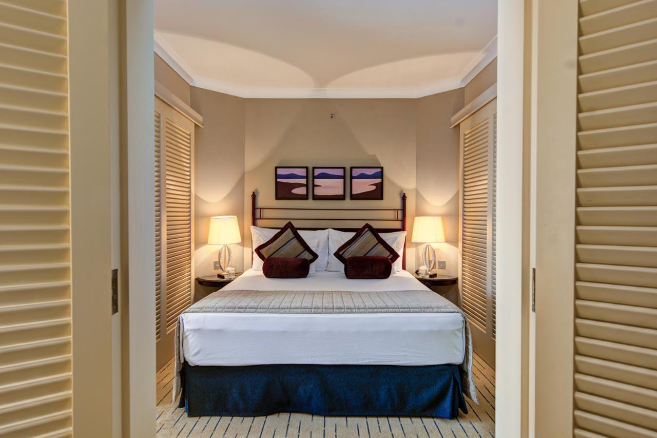 Hotel Corinthia St George'S Bay San Julián Exterior foto A bedroom at the hotel