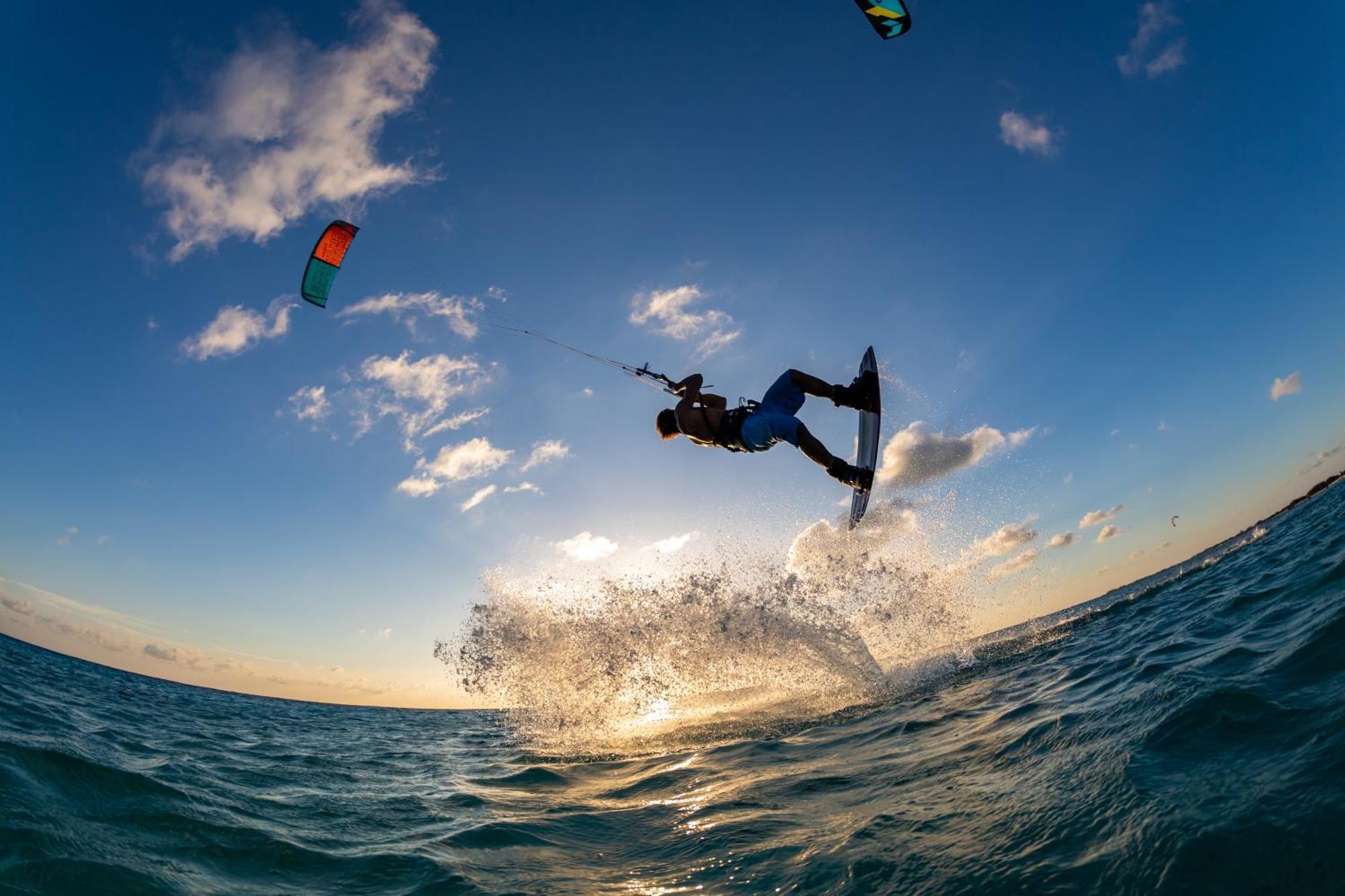 Hotel Corinthia St George'S Bay San Julián Exterior foto Kitesurfing in La Jolla, California