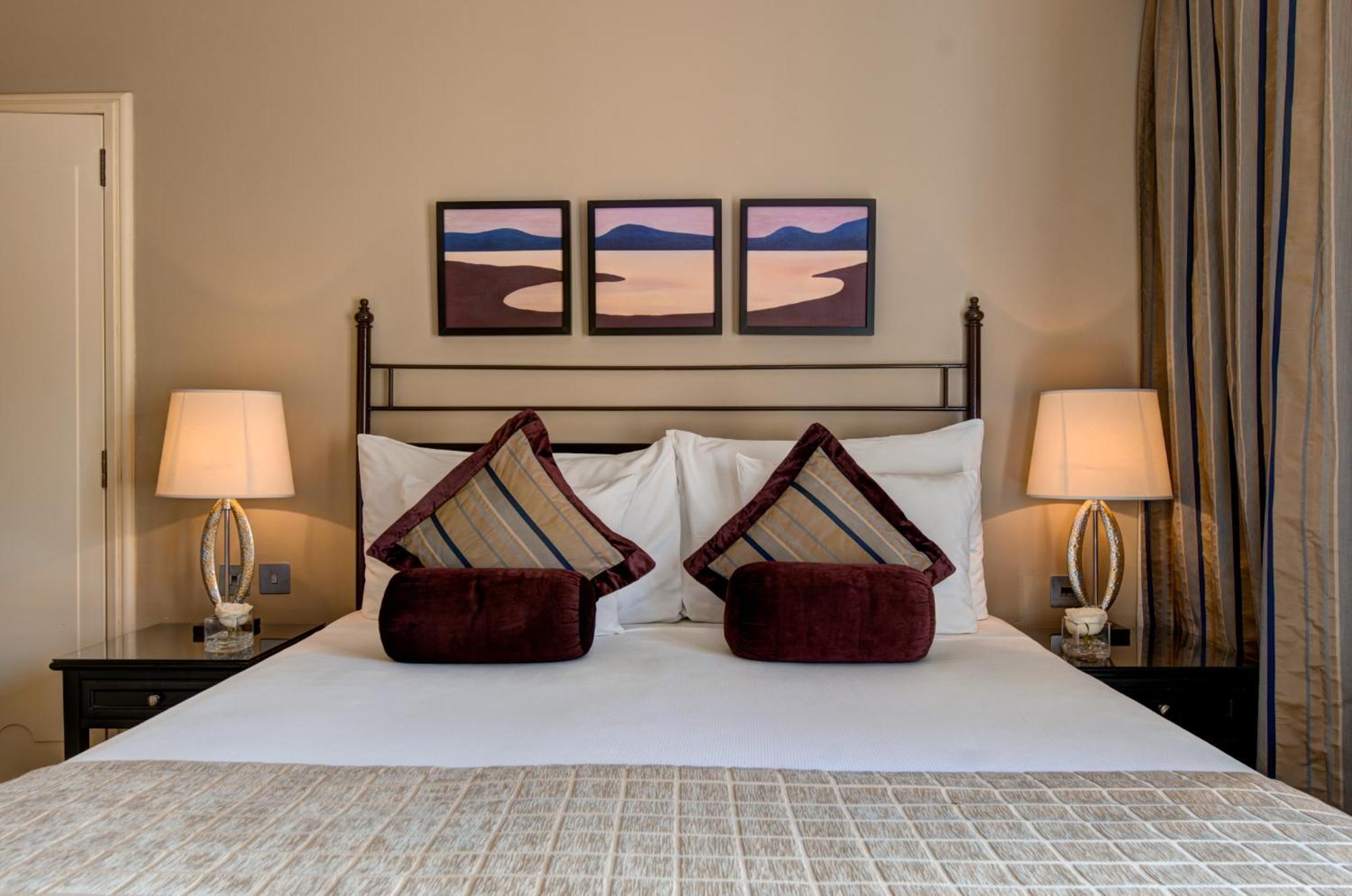 Hotel Corinthia St George'S Bay San Julián Habitación foto A bedroom at the hotel