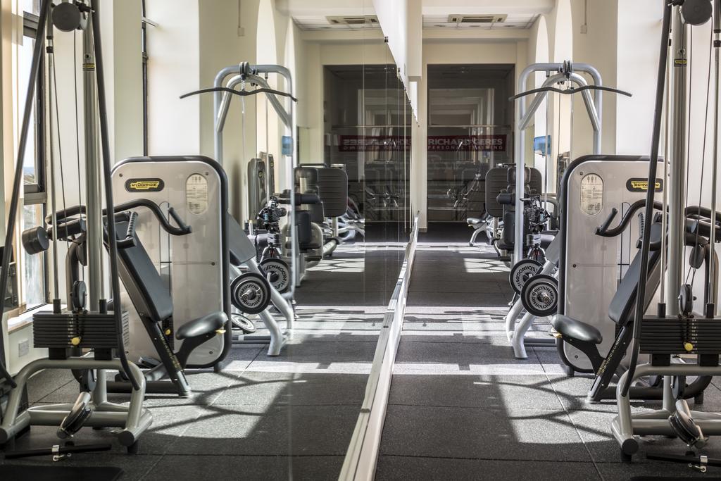 Hotel Corinthia St George'S Bay San Julián Exterior foto The gym at the hotel